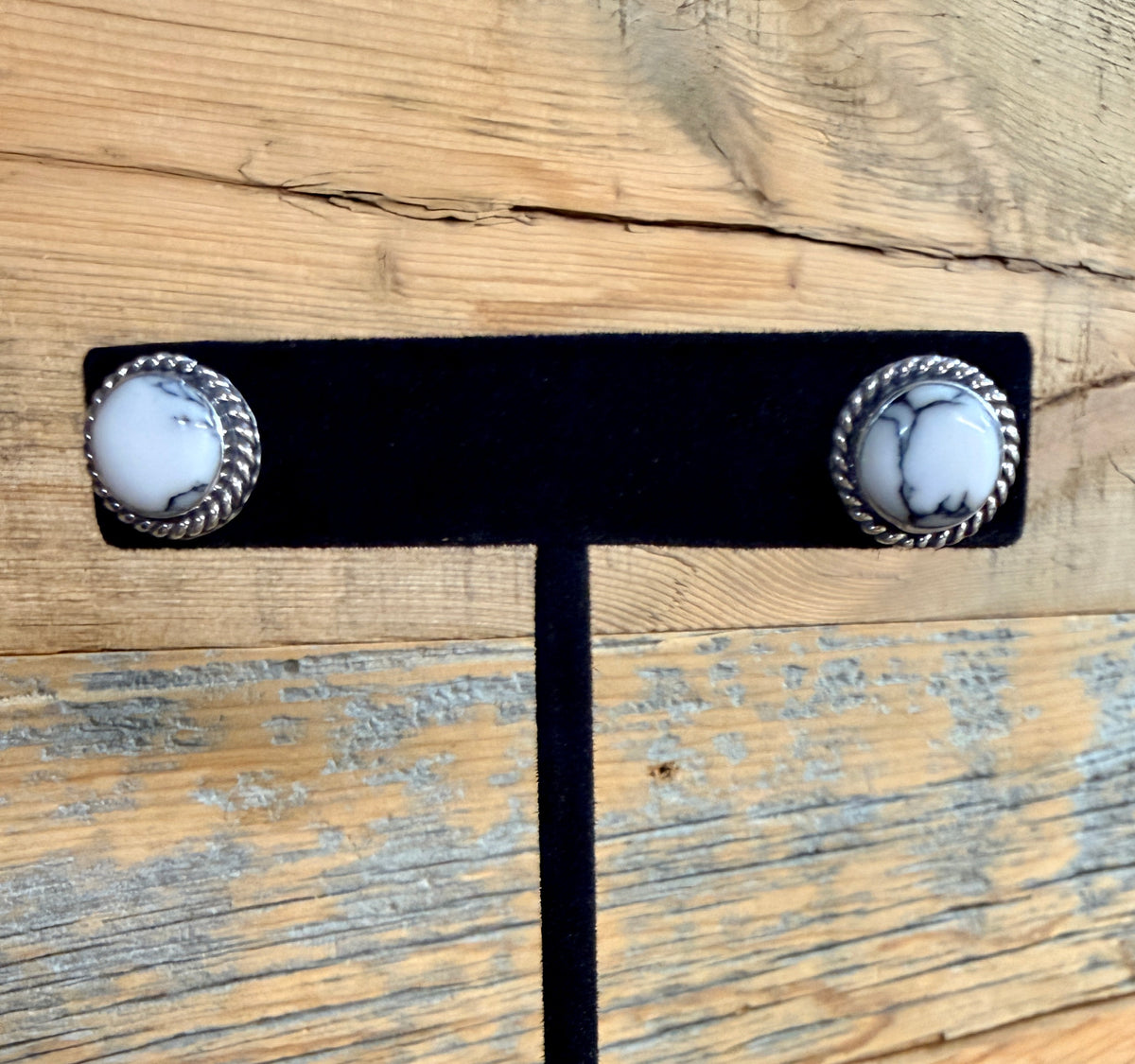Howlite Circle Stud